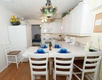 Anna Maria Beach Cottages Anna Maria Island Exterior photo