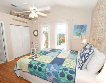 Anna Maria Beach Cottages Anna Maria Island Exterior photo